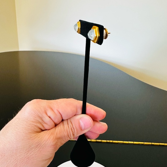 NWT authentic luxe minimalist Julie Vos Iridescent Clear geometric stud earrings - Picture 11 of 17